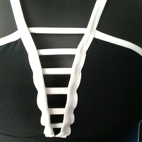 90 Degree Active Top. - Picture 2 of 3